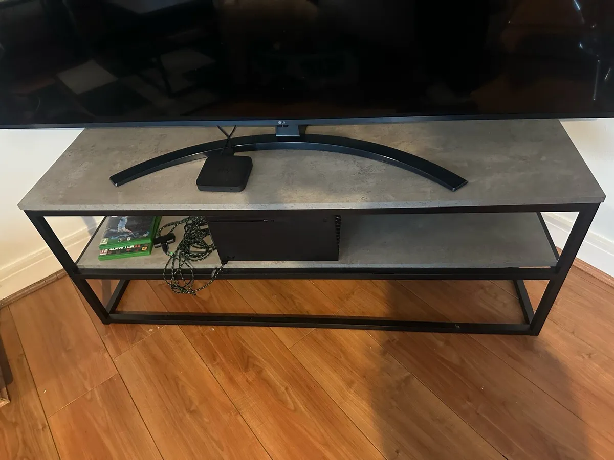 LARGE AND SMALL COFFEE TABEL AND TV STAND SET - Image 3
