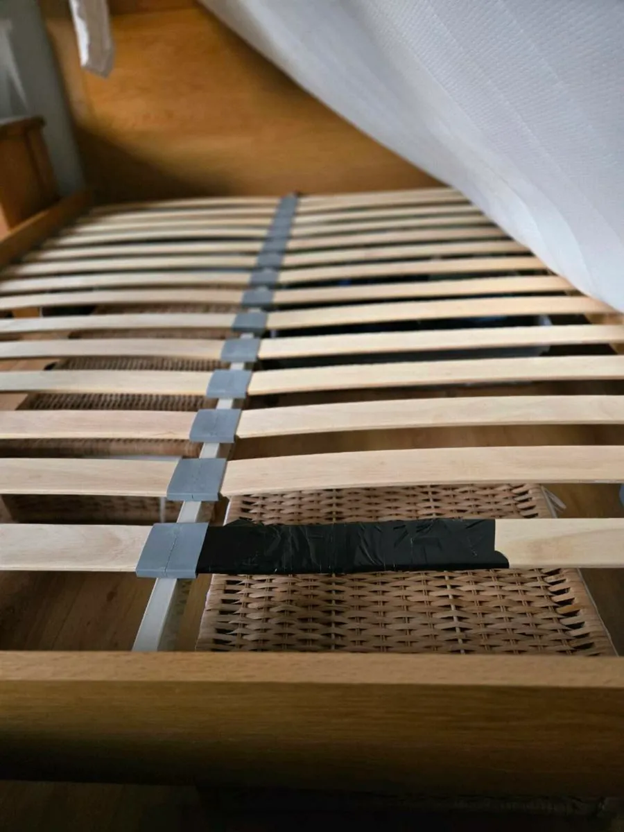 Bed with 2 matching lockers - Image 2