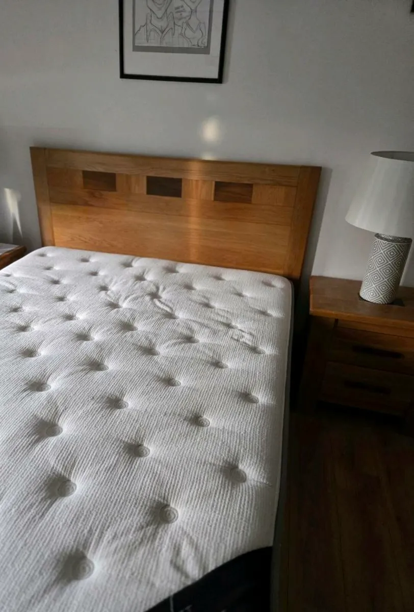 Bed with 2 matching lockers - Image 3