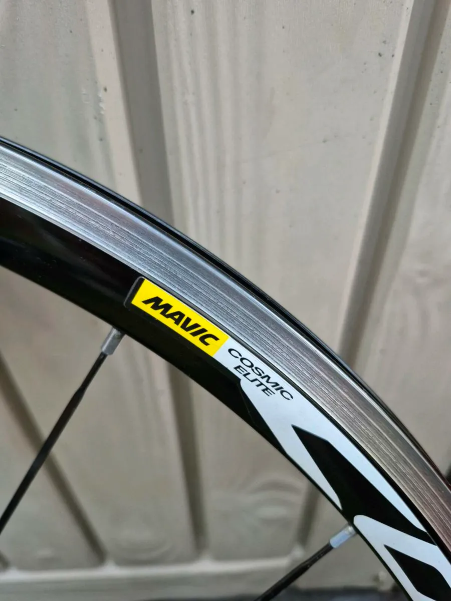 Mavic 28" 700c bike wheels - Image 2