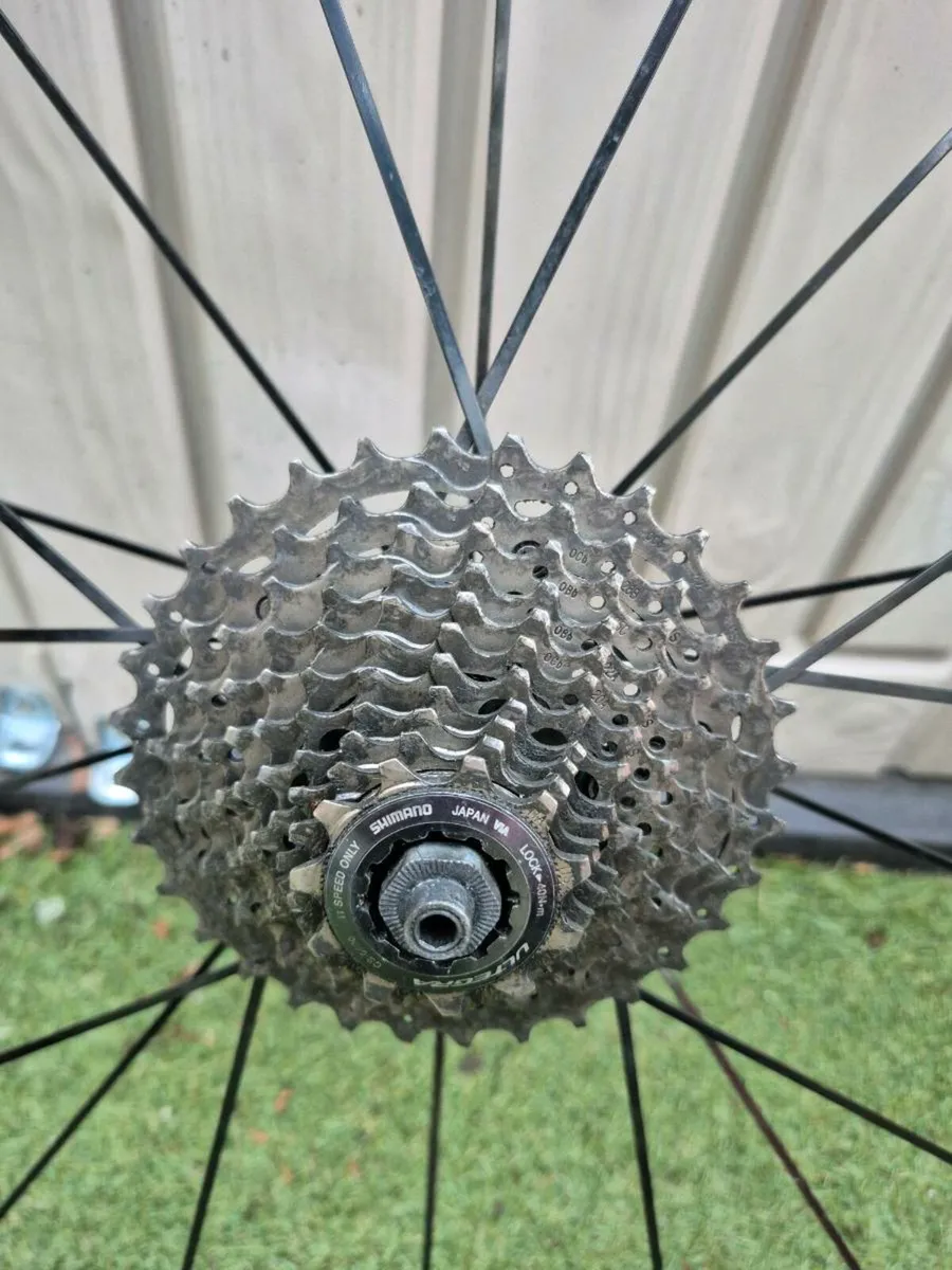 Mavic 28" 700c bike wheels - Image 3