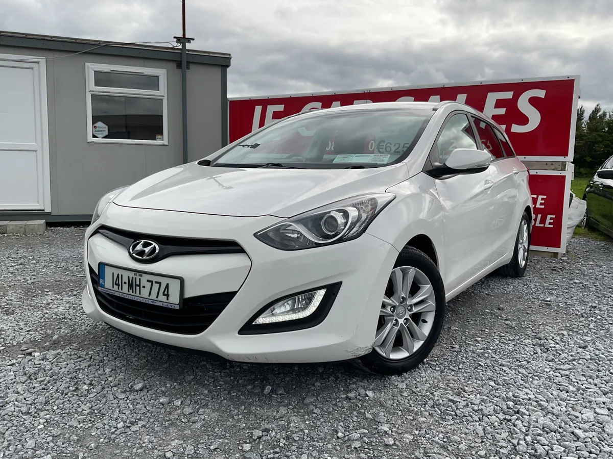 HYUNDAI i30 ESATE 1.4 DIESEL NCT TAXED SPOTLESS - Image 2