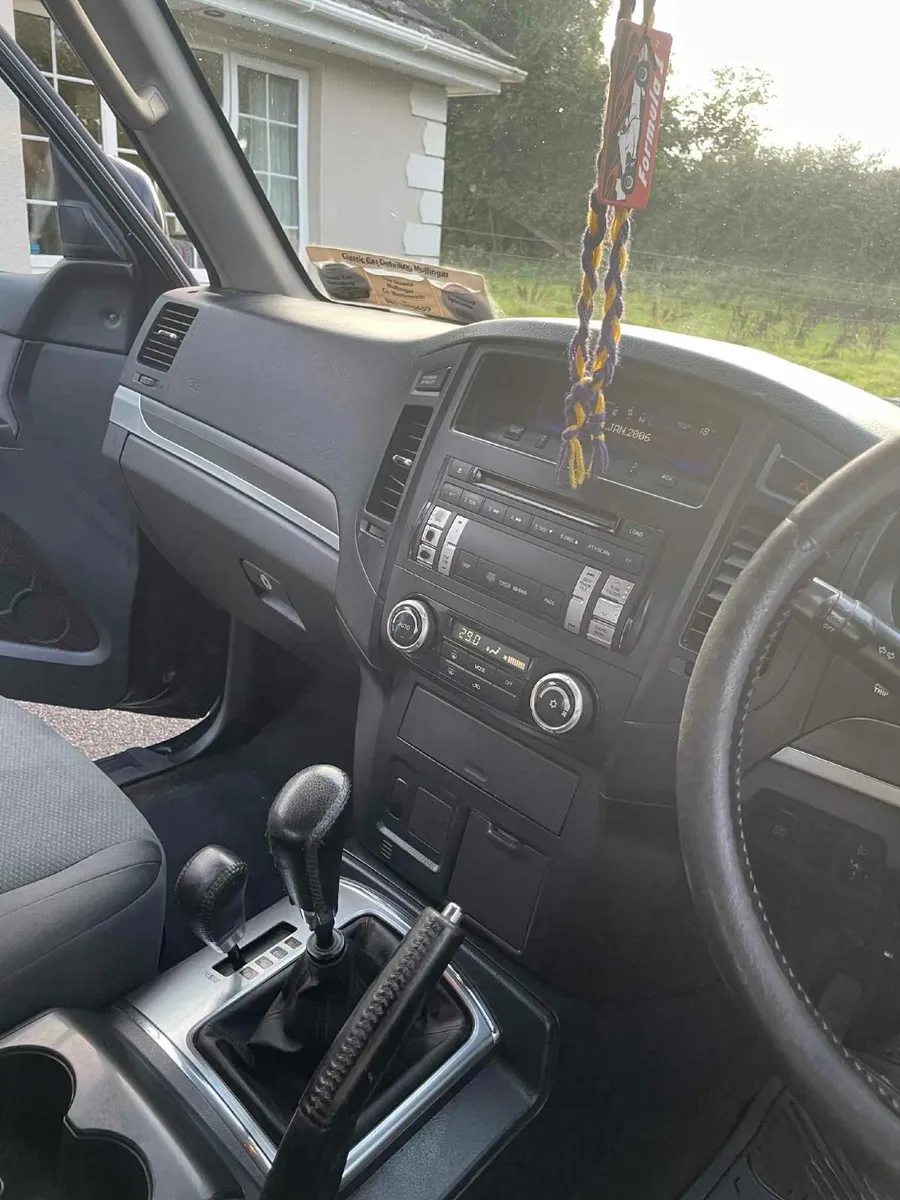 Mitsubishi Pajero 2008 - Image 2