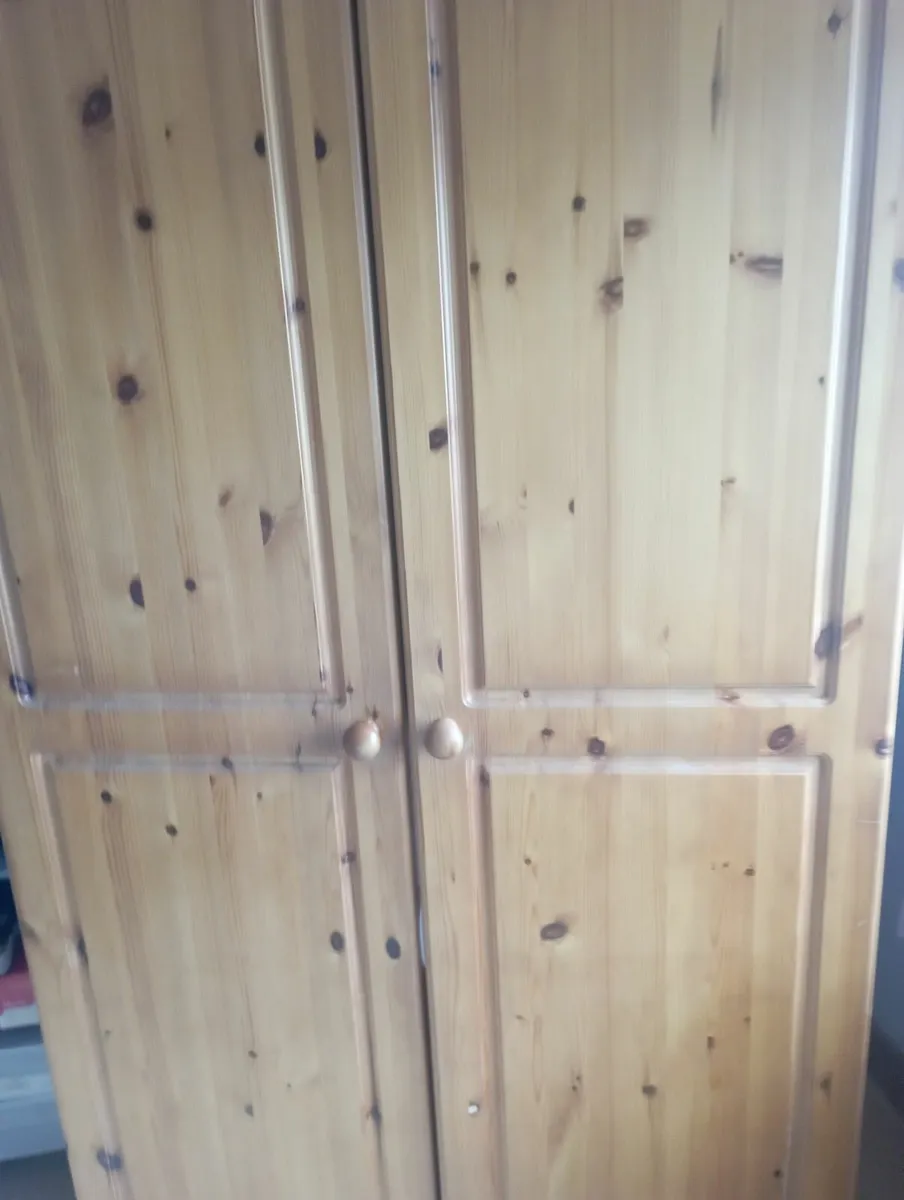 Bedroom wardrobe. - Image 2
