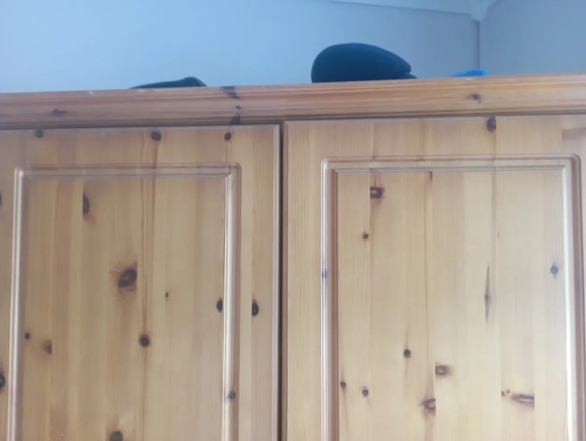 Bedroom wardrobe. - Image 3