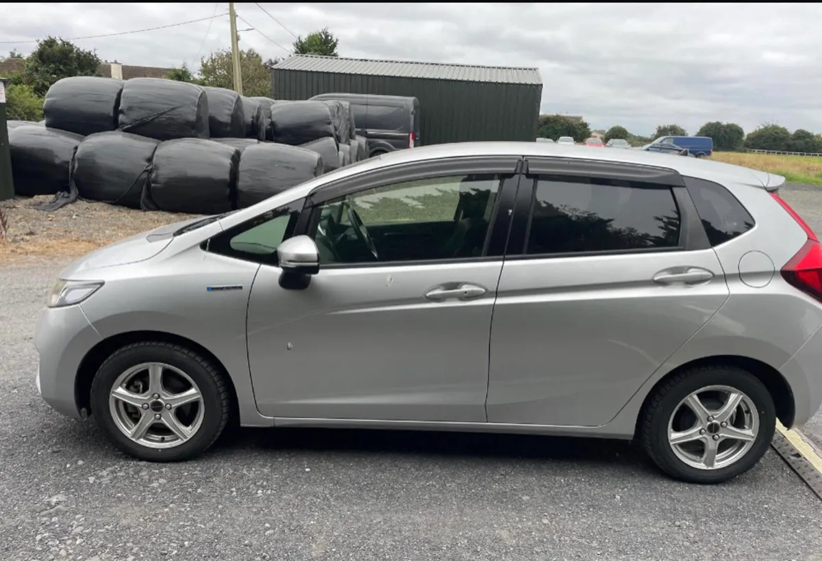 Honda Fit 2015 - Image 4