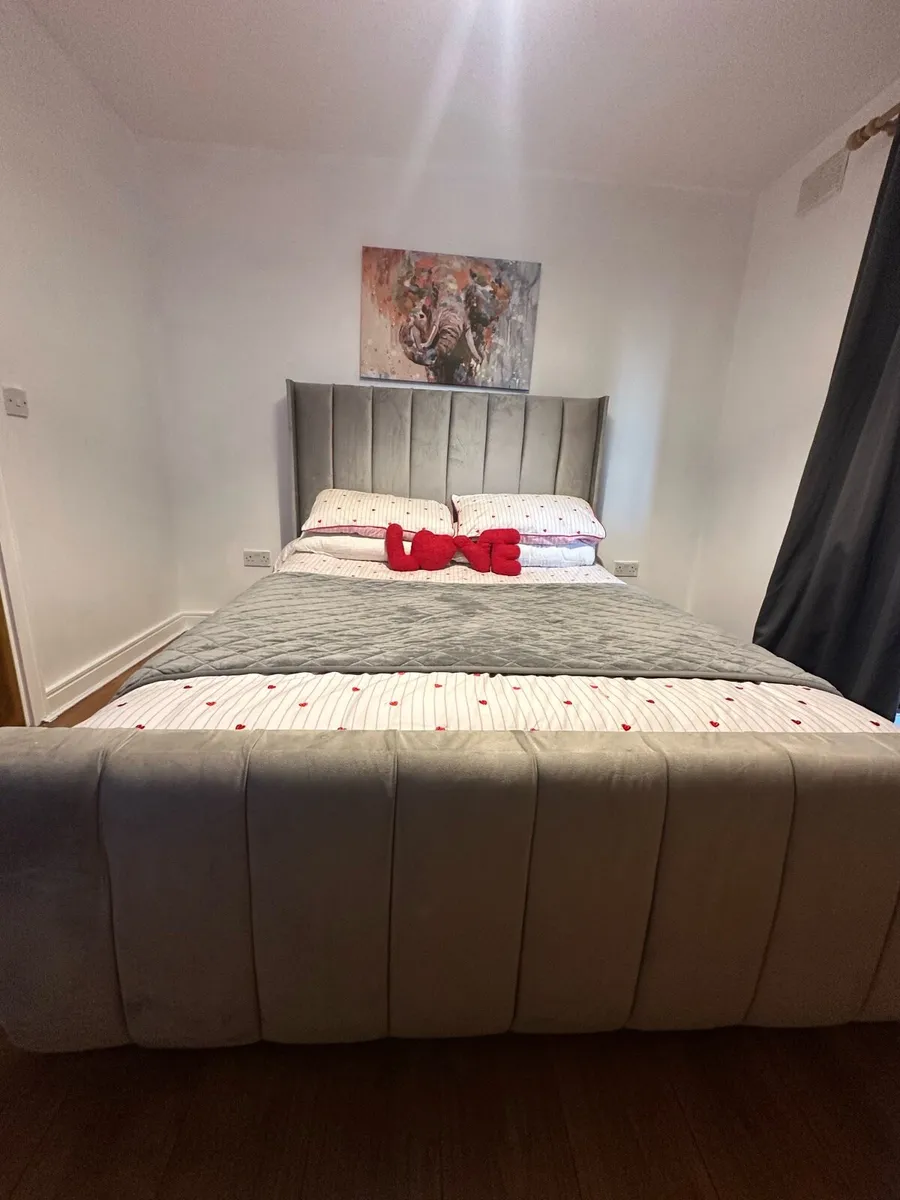 Bed - Image 1