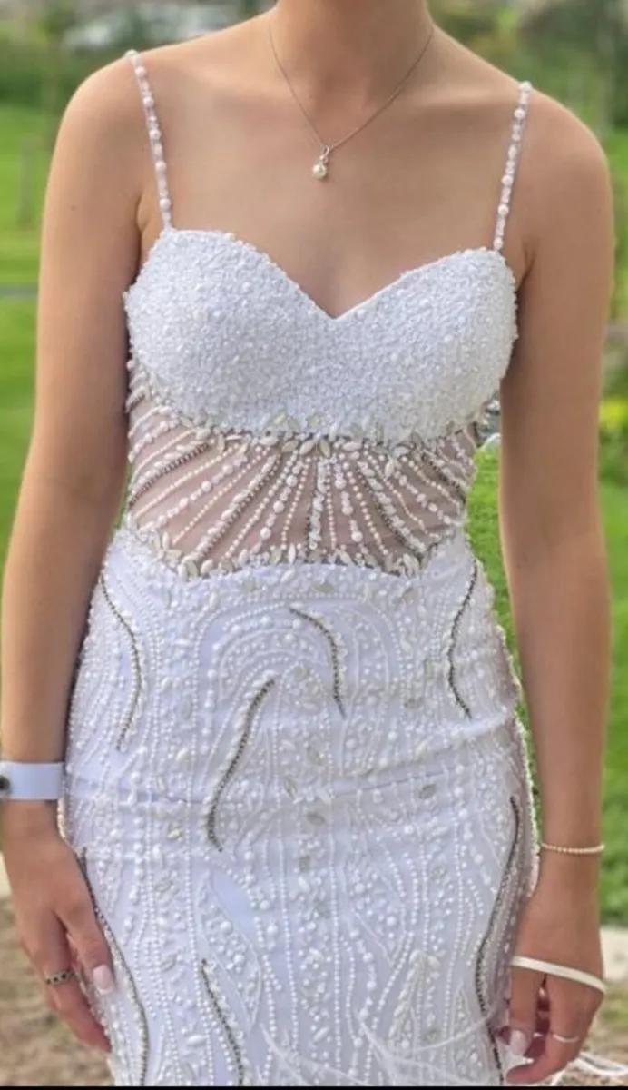 Wedding dress - Image 1