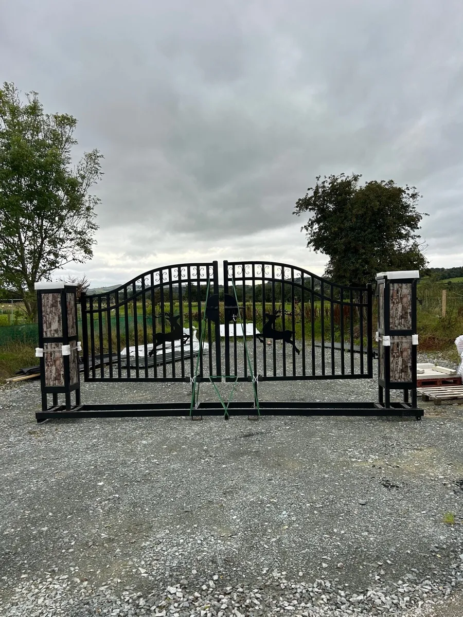 New Gates with piers - Image 1