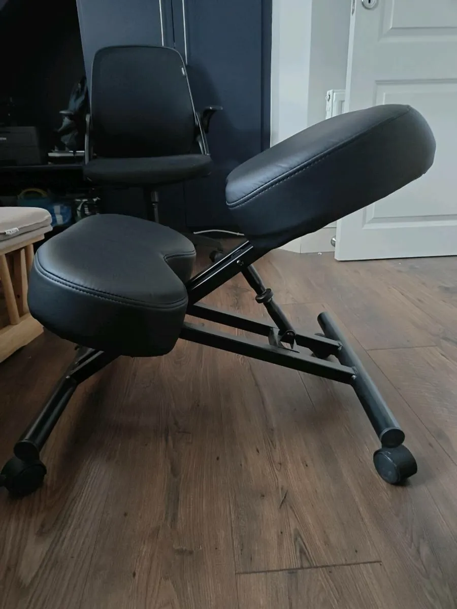 Kneeling chair - Image 2
