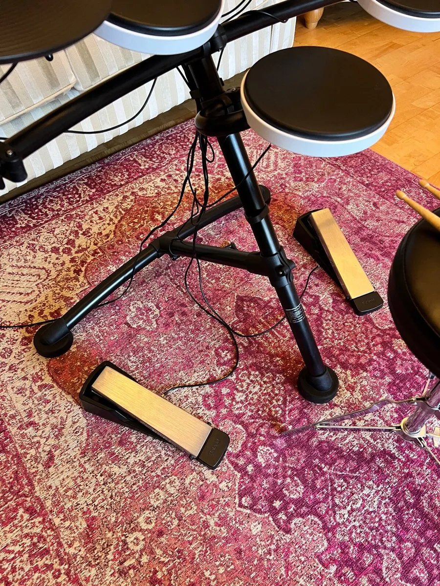 Roland TD1 Drum Kit - Image 4