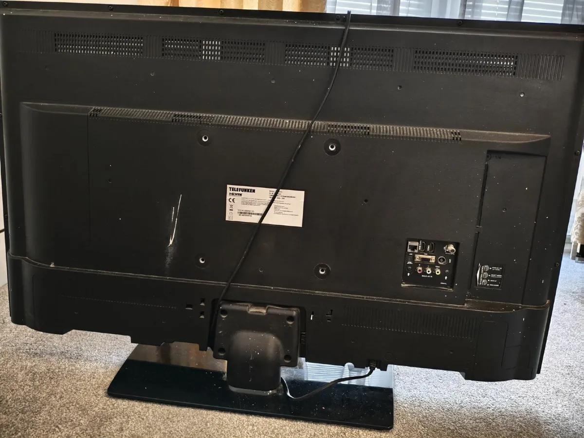 Telefunken LCD/LED Smart TV 43 Inch (Used) - Image 4