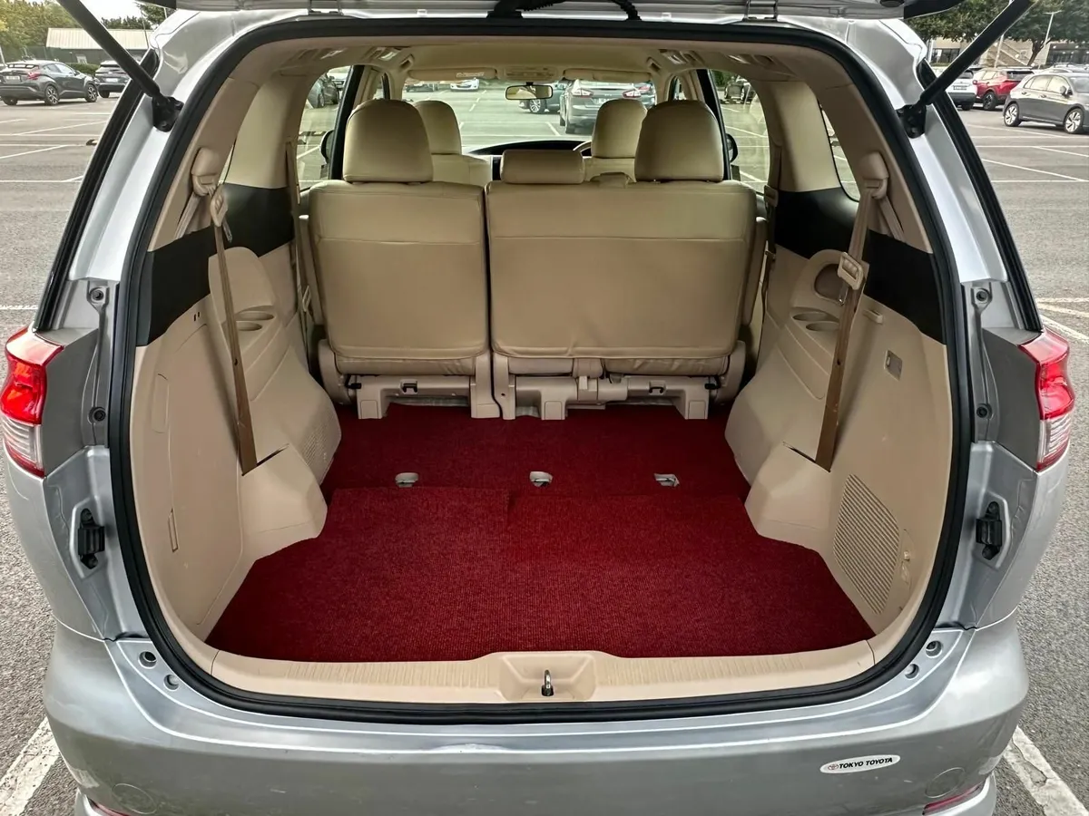 Toyota Estima 2015 - Image 4