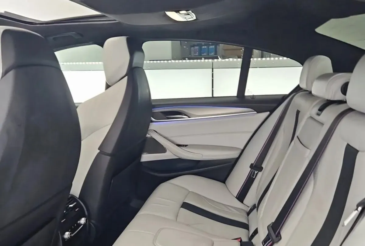 BMW M5 2018 X-DRIVE - Image 2