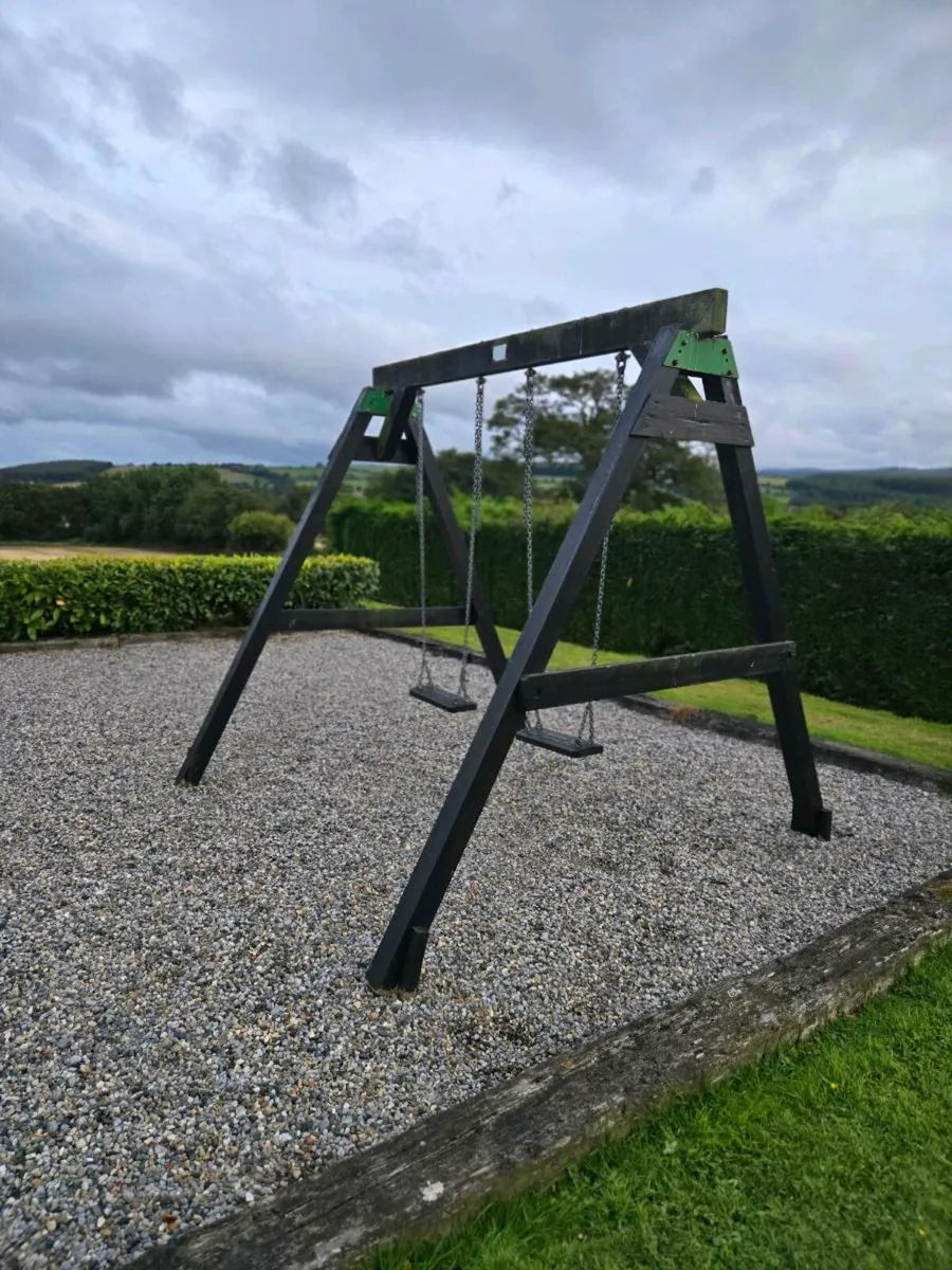 Children's swing (FREE) - Image 1