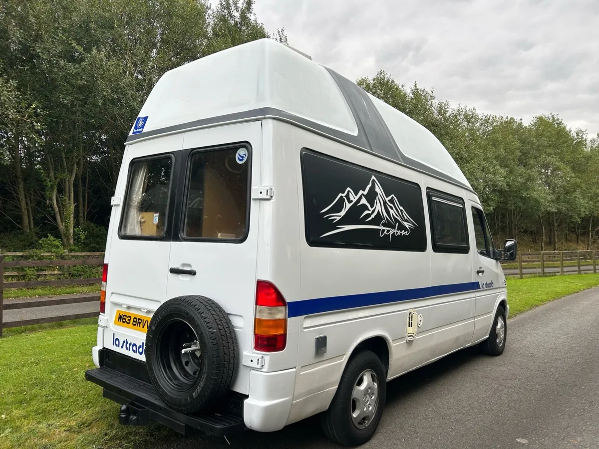 German coachbuild La Strada merk 4 Birth - Image 2