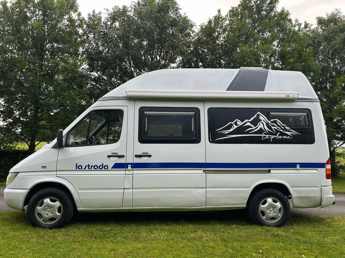 German coachbuild La Strada merk 4 Birth - Image 3