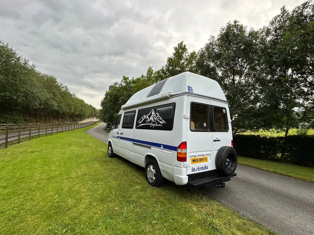 German coachbuild La Strada merk 4 Birth - Image 4