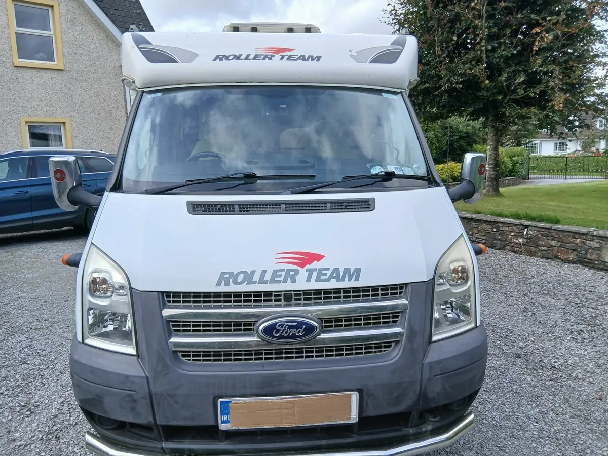 2013 Roller Team 695 Campervan with island bed - Image 3