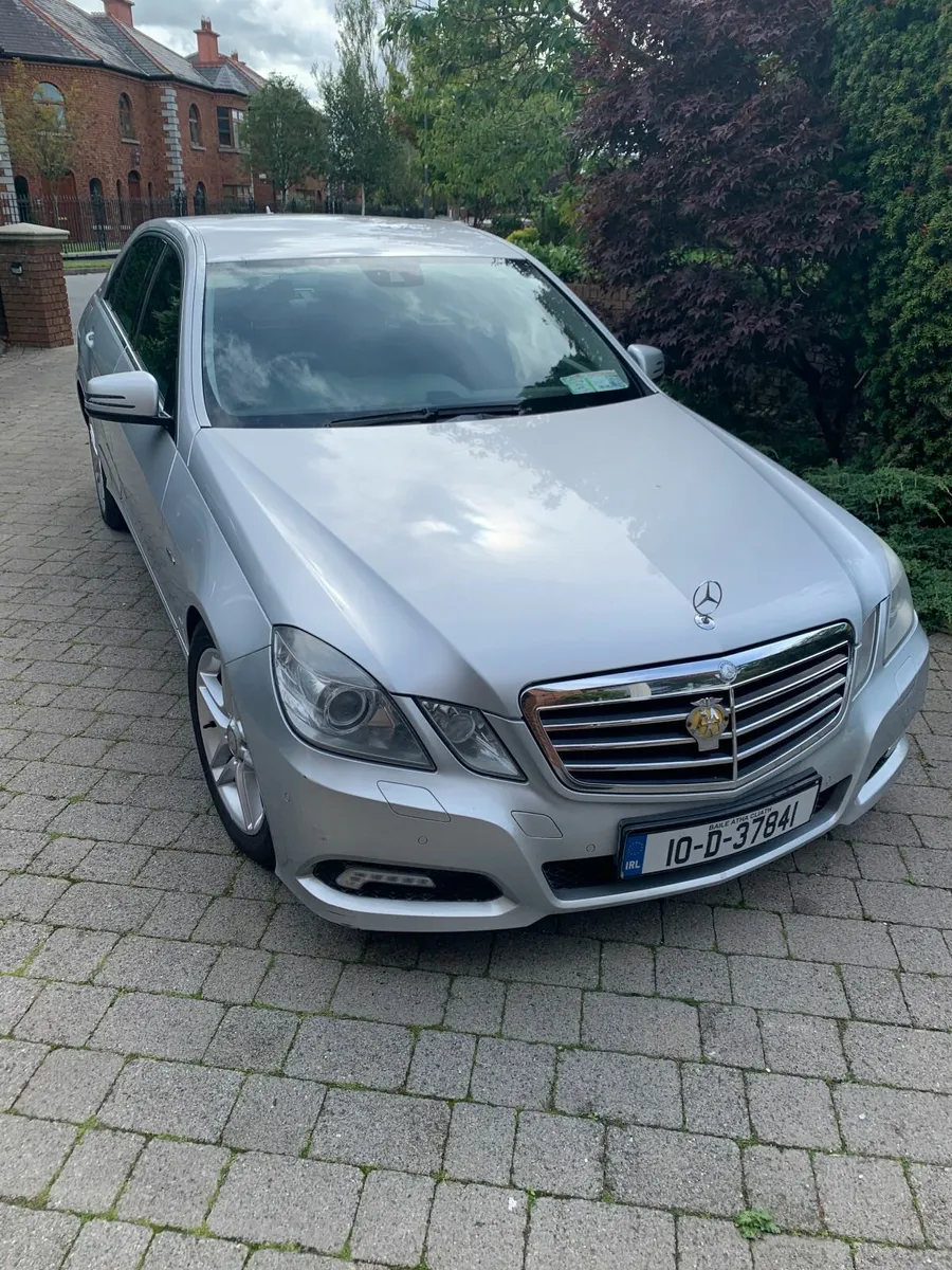 Mercedes-Benz E-Class 2010 - Image 1