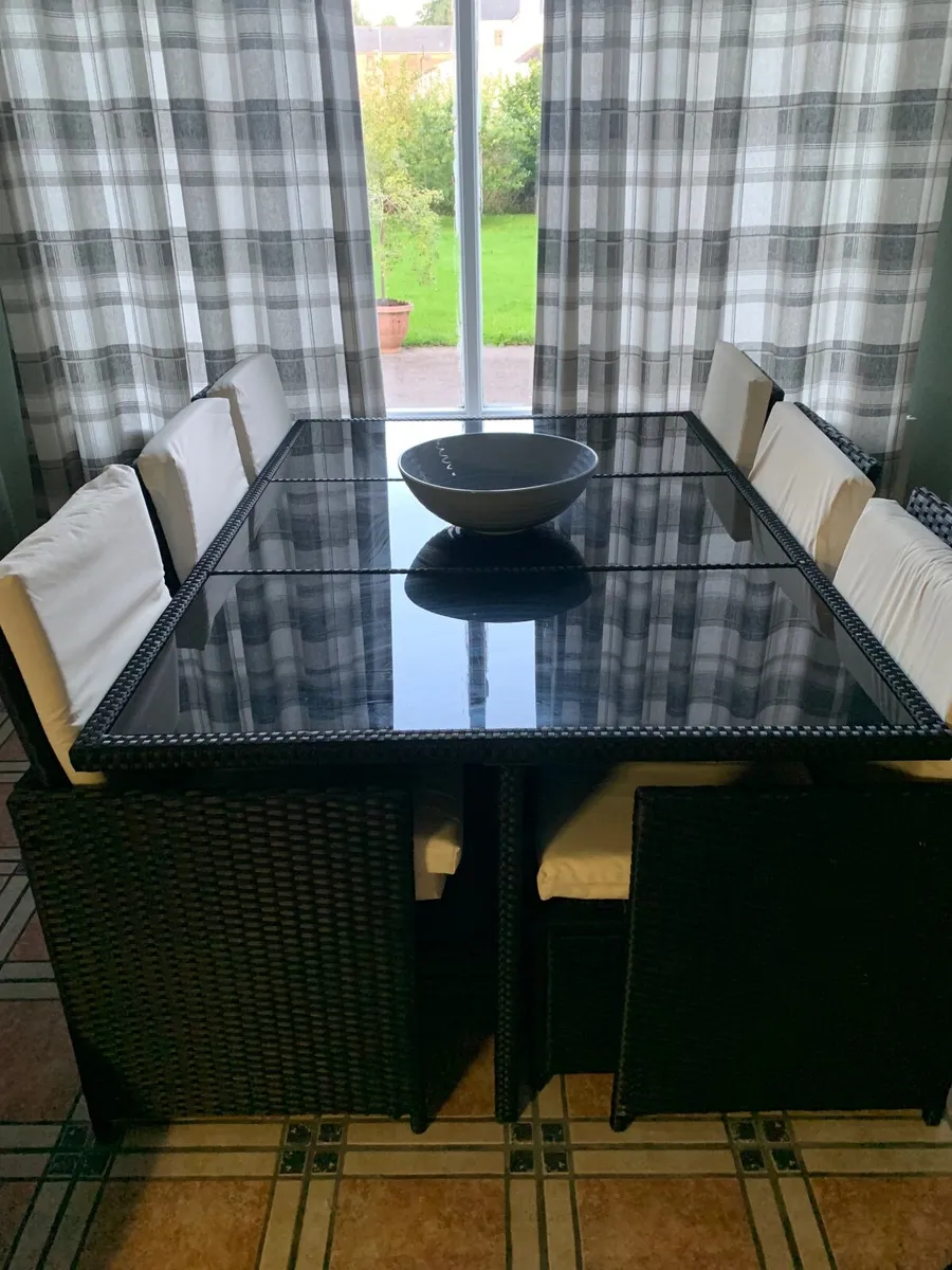Garden table & chairs - Image 2