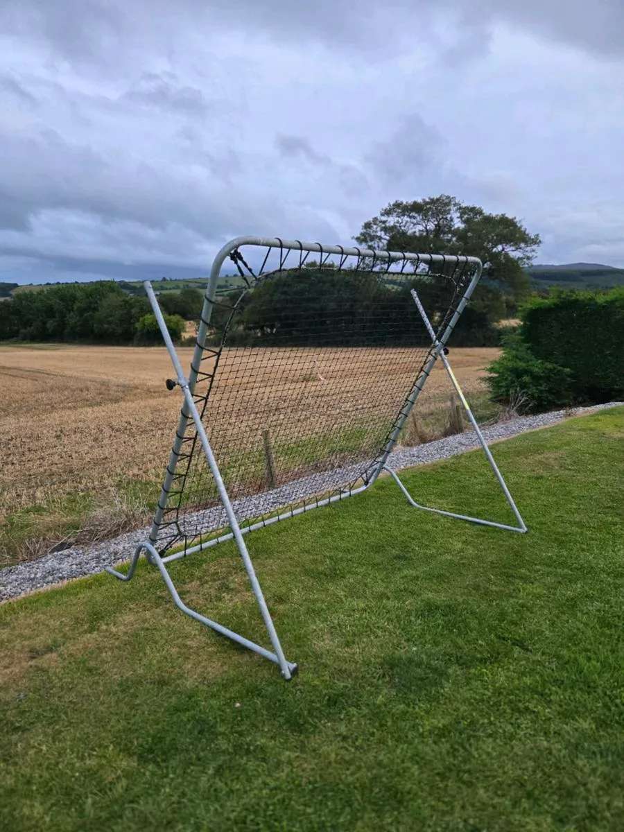 Kids Ball rebounder - Image 1