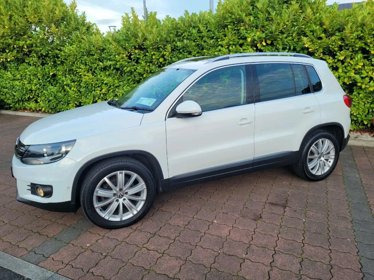 VW Tiguan 2ltr tdi Sportline (pan roof,1 owner) - Image 3