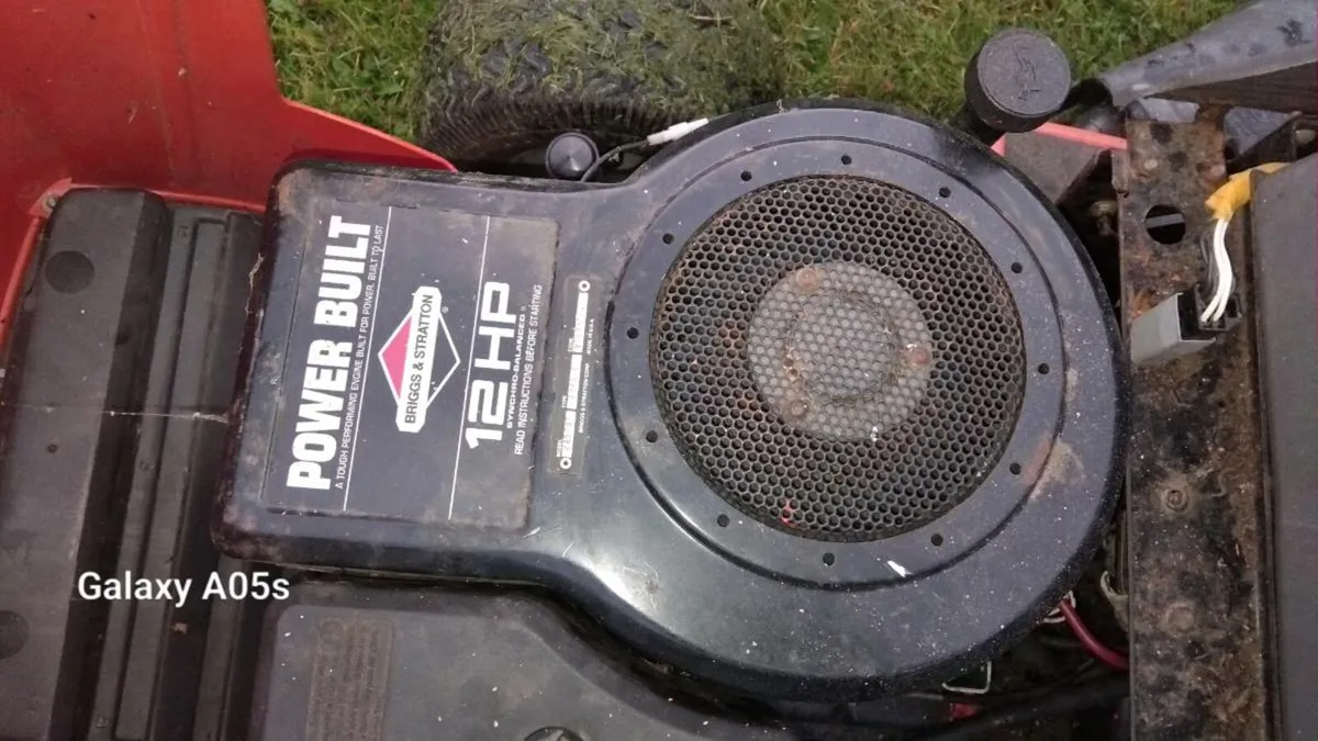 Husqvarna ride on mower - Image 4