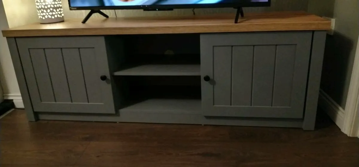 TV unit - Image 1
