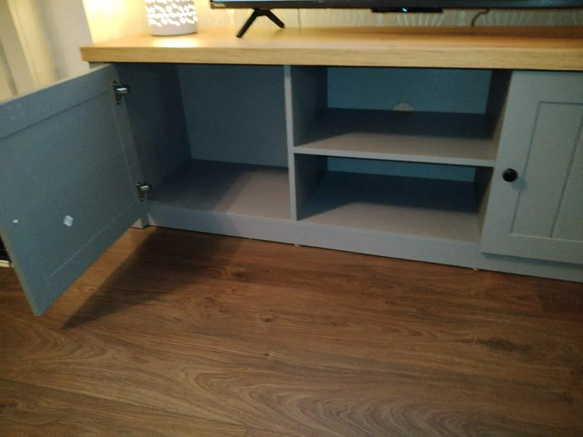 TV unit - Image 3