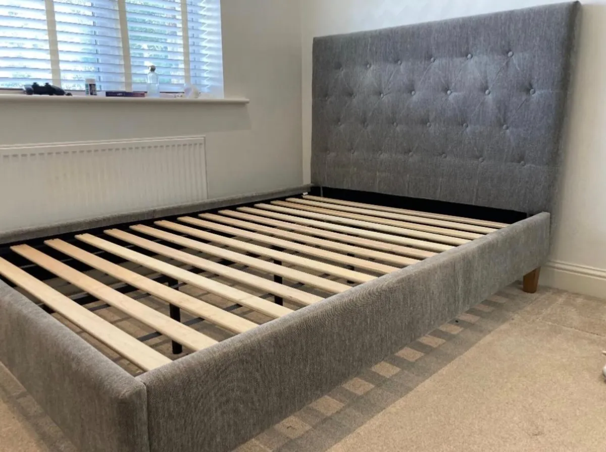 Double bed - Image 1