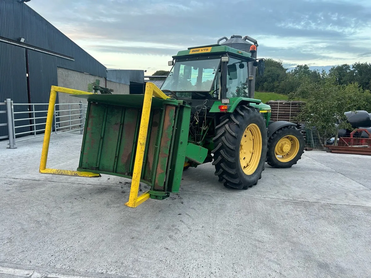 Bale feeder/unroller - Image 2