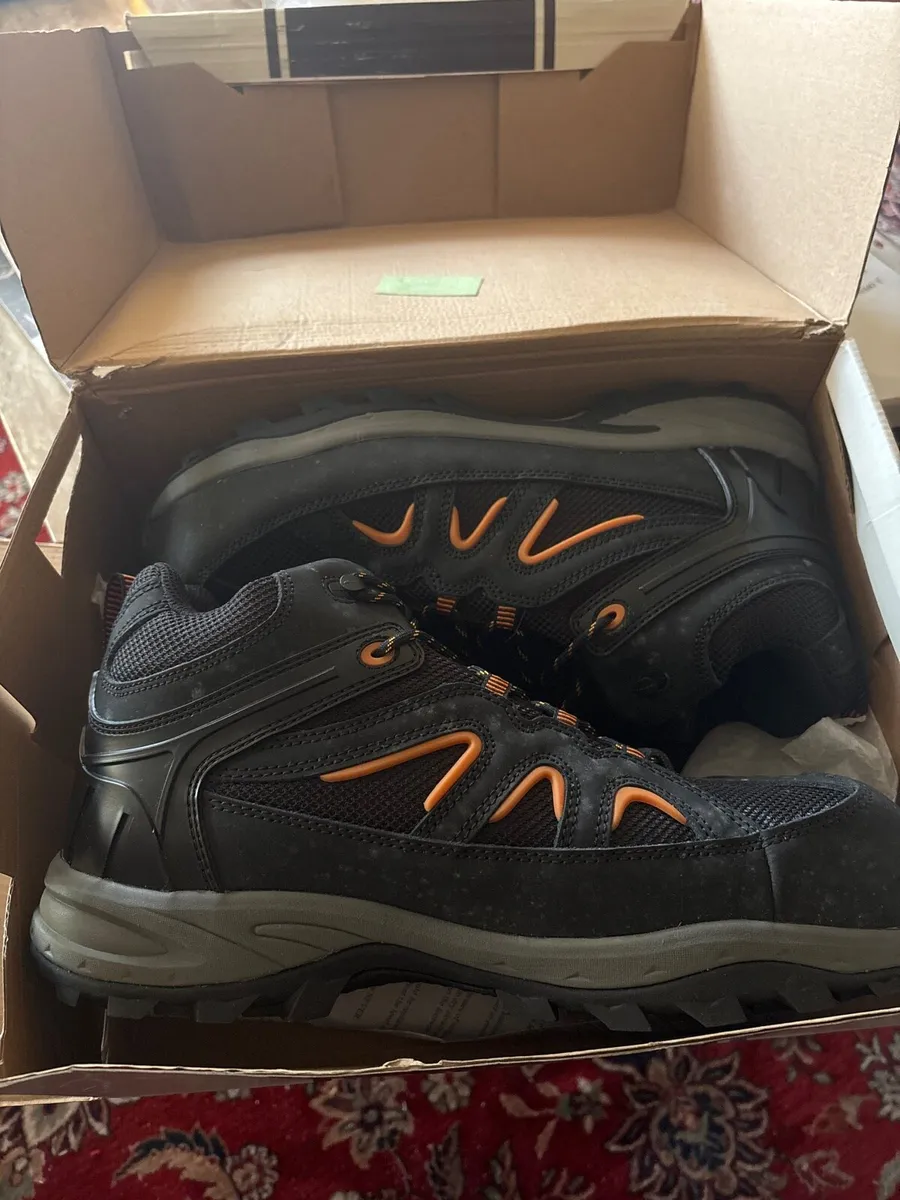Work boots Brand New - Image 2