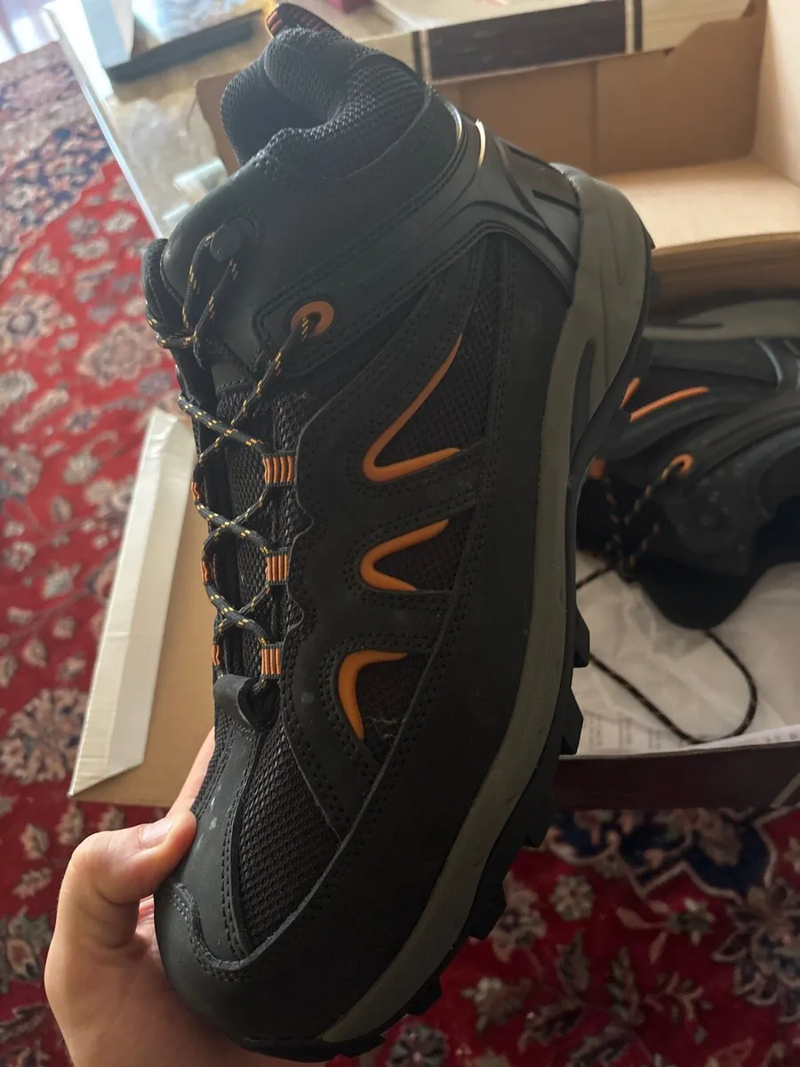 Work boots Brand New - Image 3