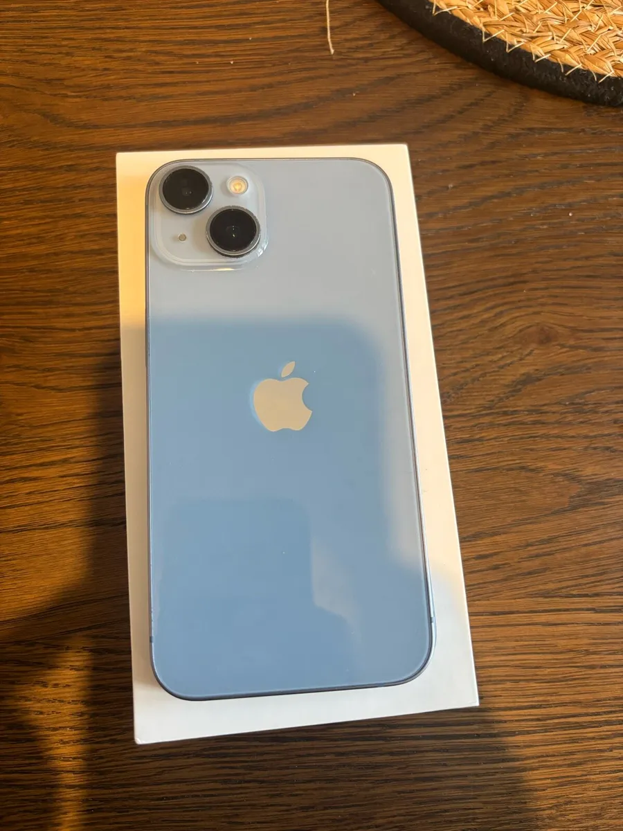 iPhone 14 - Image 1