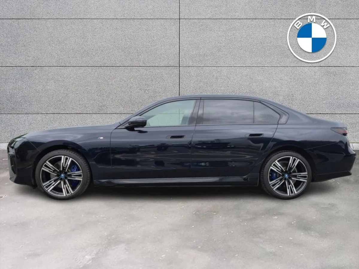 BMW i7 Xdrive60 M Sport - Image 3