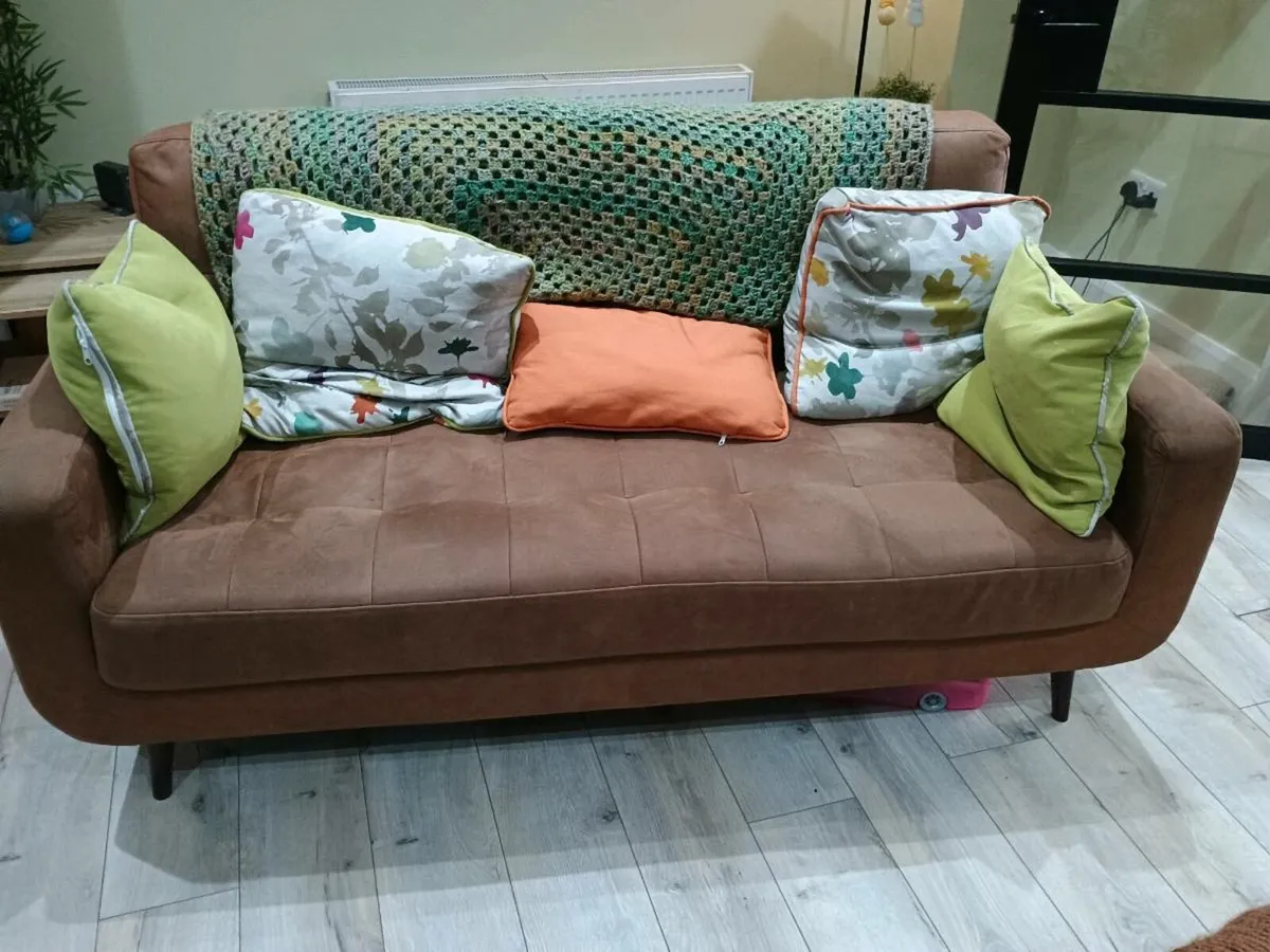 3 seater and 2 seater couch - Image 1