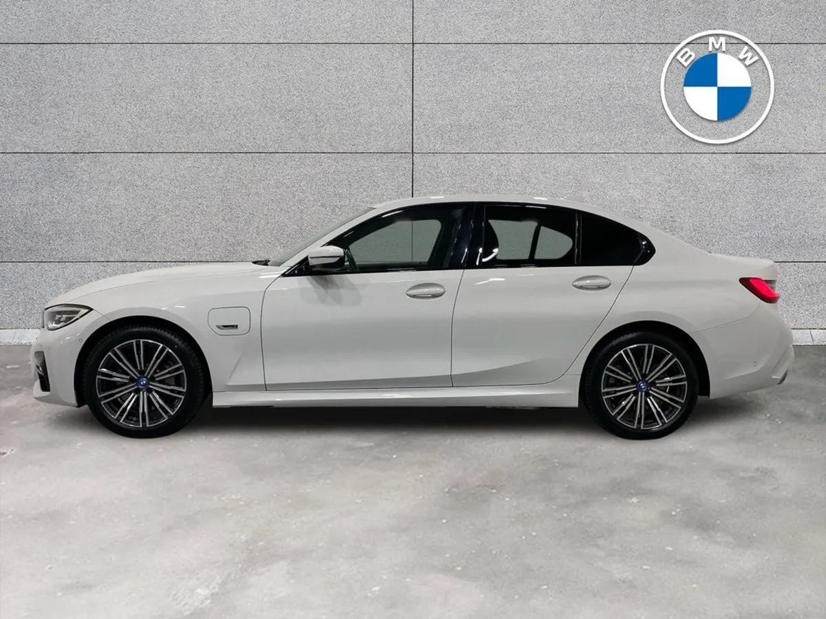 BMW 3 Series 330e M Sport Saloon - Image 4