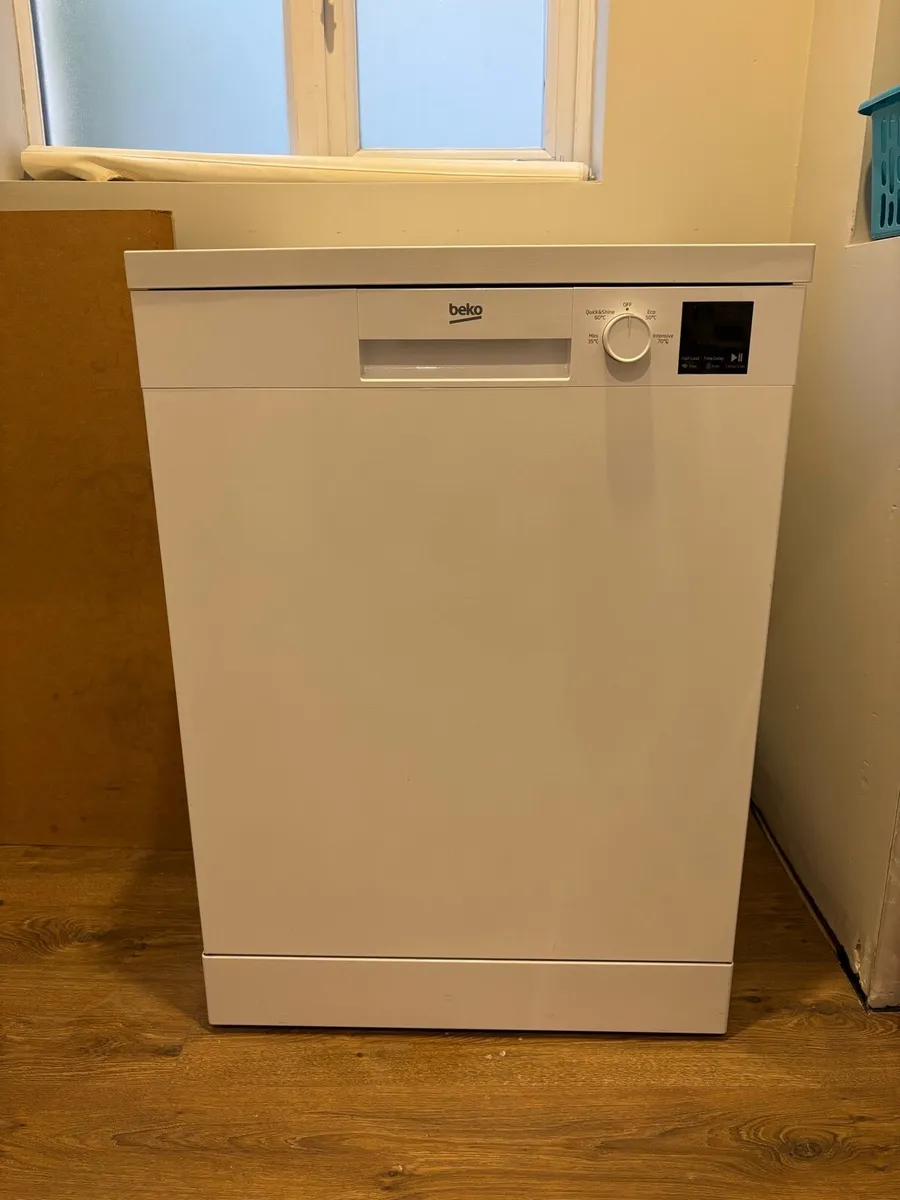 beko 60 CM 13 Place Free Standing Diswasher - Image 1