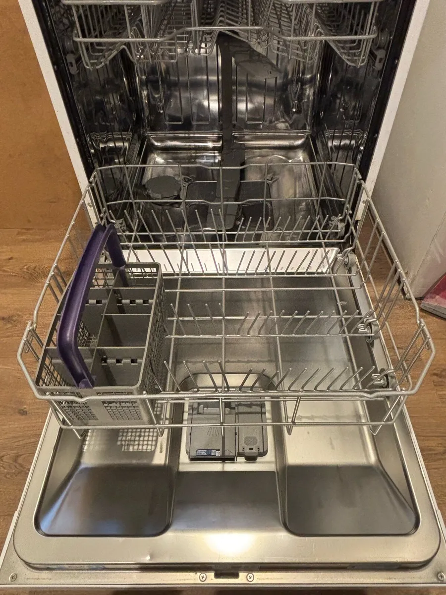 beko 60 CM 13 Place Free Standing Diswasher - Image 3