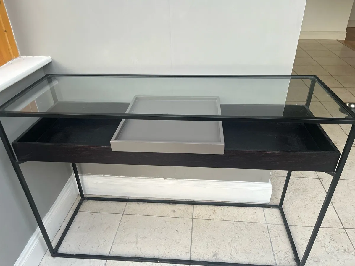 Meadows and Byrne console table - Image 2