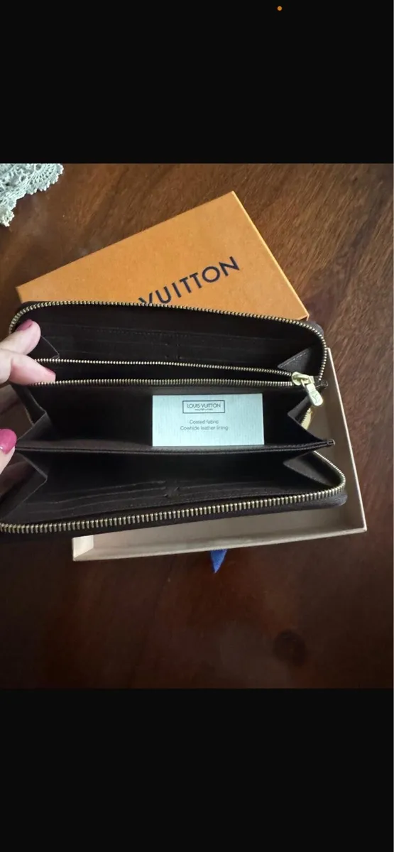 Louis Vuitton wallet - Image 3