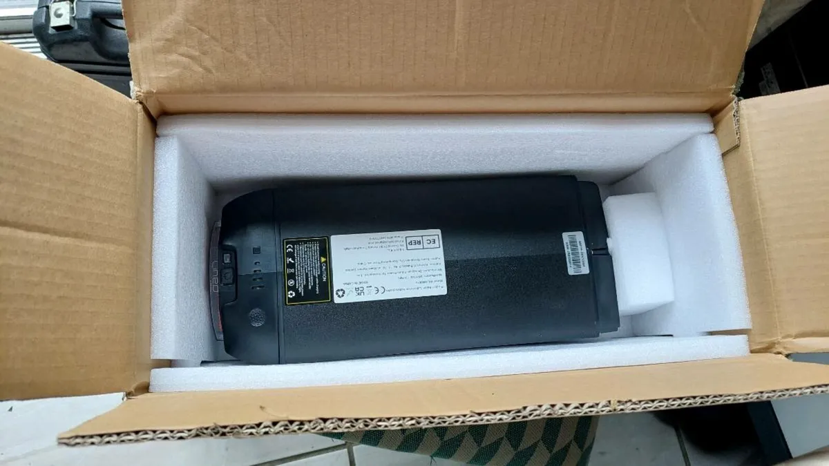 E-Bike Battery and Charger - Image 3