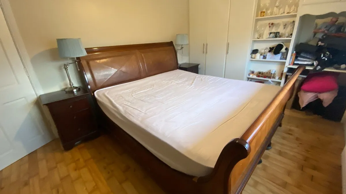 King Size Mahogany Sleigh Bed & Lockers - Image 1