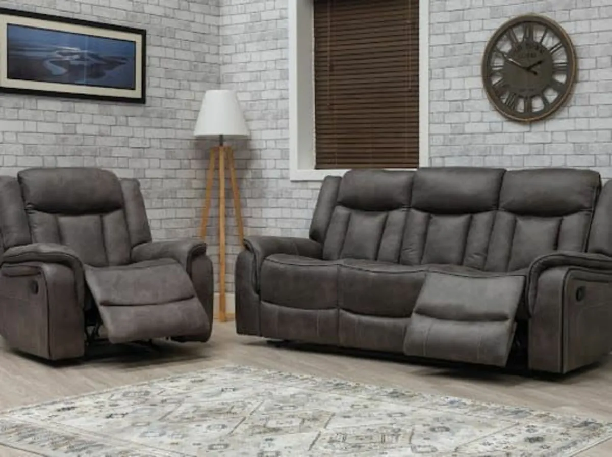 Recliner sofa - Image 1