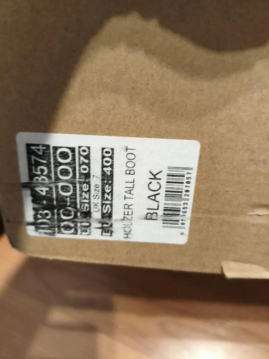 brand new UGG boots - Image 3