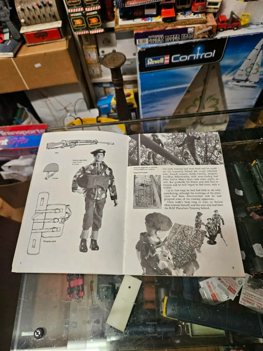 Vintage Action Man Booklet - Image 2