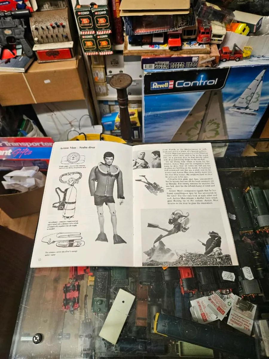 Vintage Action Man Booklet - Image 2