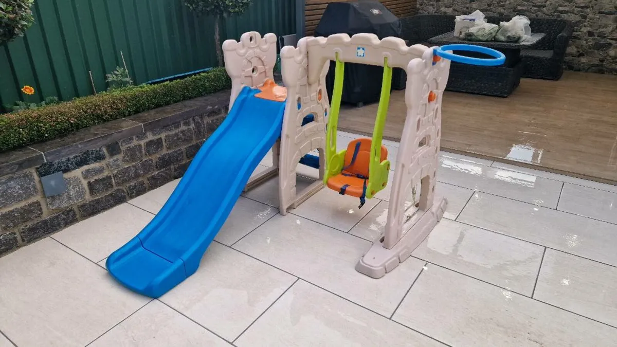 Scramble and slide play centre - Image 1