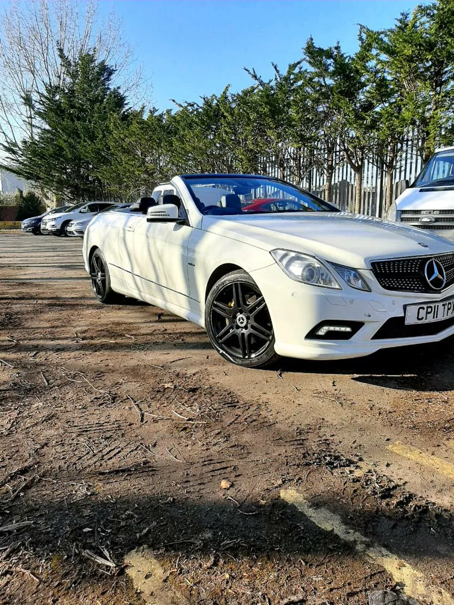 Mercedes e220 convertible - Image 1